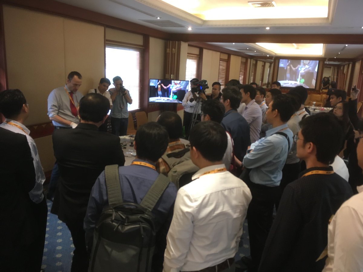 Interactive learning on the first Exeter hip course in Thailand