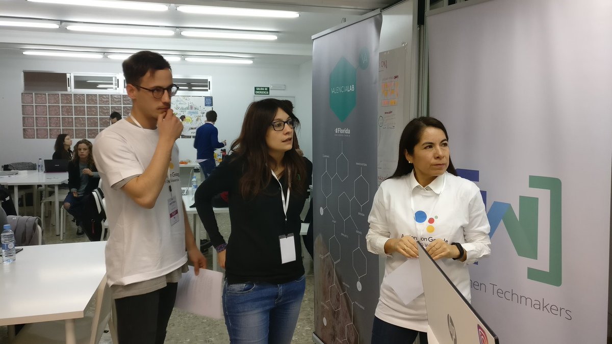 dariodotzero's tweet image. Empezamos! #HackathonThings @gdgvalencia @WtmValencia @LORIOTio @Landbot_io @WhatsUpLivingEn @valencia_lab