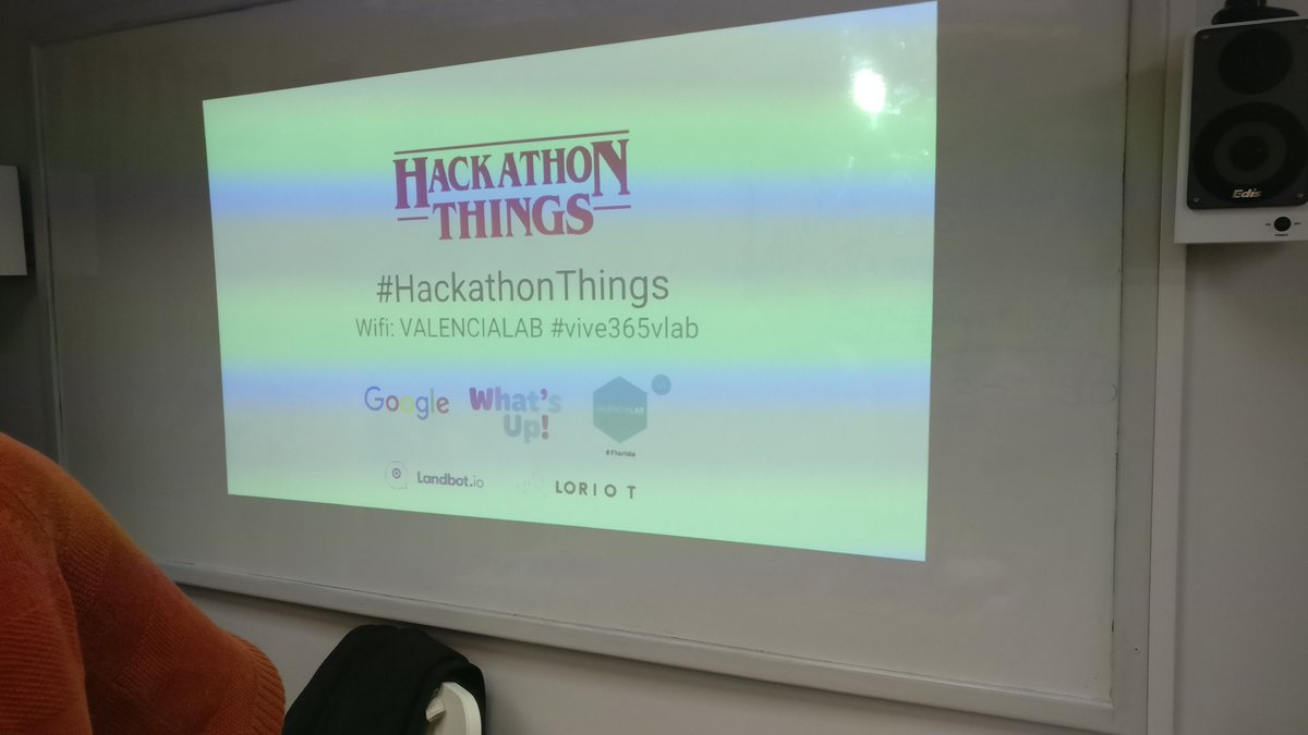 dariodotzero's tweet image. Empezamos! #HackathonThings @gdgvalencia @WtmValencia @LORIOTio @Landbot_io @WhatsUpLivingEn @valencia_lab