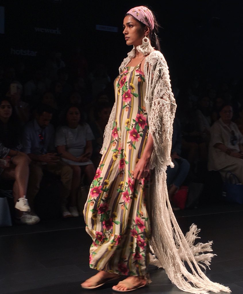 MissMalini's tweet photo. What a lovely start to day 4 of #LakmeFashionWeek with @saakshakinni #Aikeyah @anjpat! 😍 #MMatLFWSR18 https://t.co/gMZnEisVTa