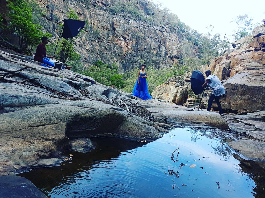 pearlcutten's tweet photo. My adventurous photoshoot #mogonyegorge #Botswana #modelhubinternational https://t.co/voiXA9sKTC