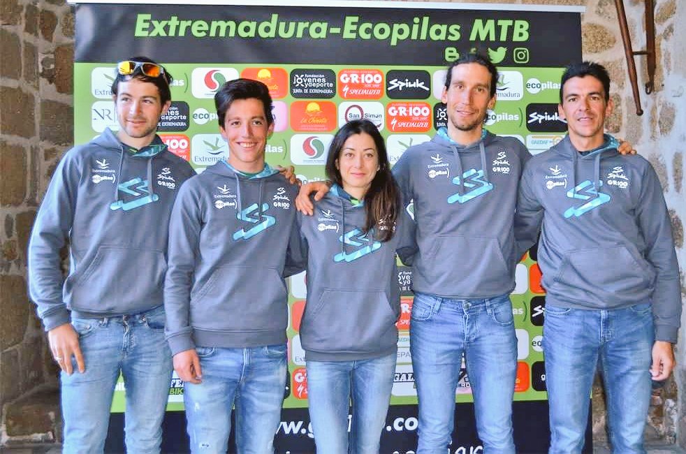 Resumen TV presentación #ExtremaduraEcopilasMTB ¡gracias <a href="/Estadio_Norte/">Estadio Norte</a> por vuestra atención siempre con <a href="/GR100MTBTeam/">Extremadura Ecopilas MTB Team</a>! <a href="/FJyD/">Fundación Jóvenes y Deporte 🅵🅹🆈🅳 💚🤍🖤</a> <a href="/ecopilas/">@ecopilas</a> youtu.be/kcEKI5tNqa4