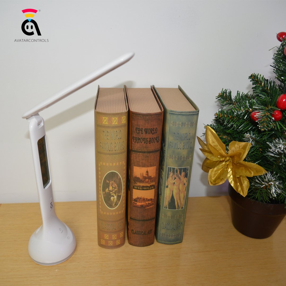avatarcontrols's tweet photo. Let talk and turn on desk lamp ! #avatarcontrols #desklamp
#reading #book #flower https://t.co/Hh36ZNH8Vr