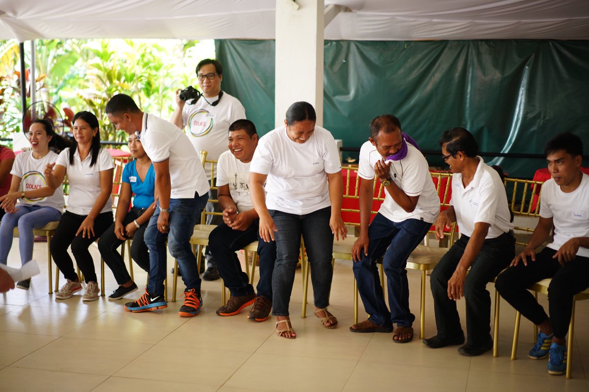 Solace_Research's tweet photo. The #WeAreSolace #culturalanimation workshops are full of laughter. As @SusanEMoffat from @NewVicBorderlin always says, paraphrasing #Plato: 'You can learn so much from an hour of play'. We did, about #ruralhealth #Philippines #Northernsamar https://t.co/Fd8vQded3j