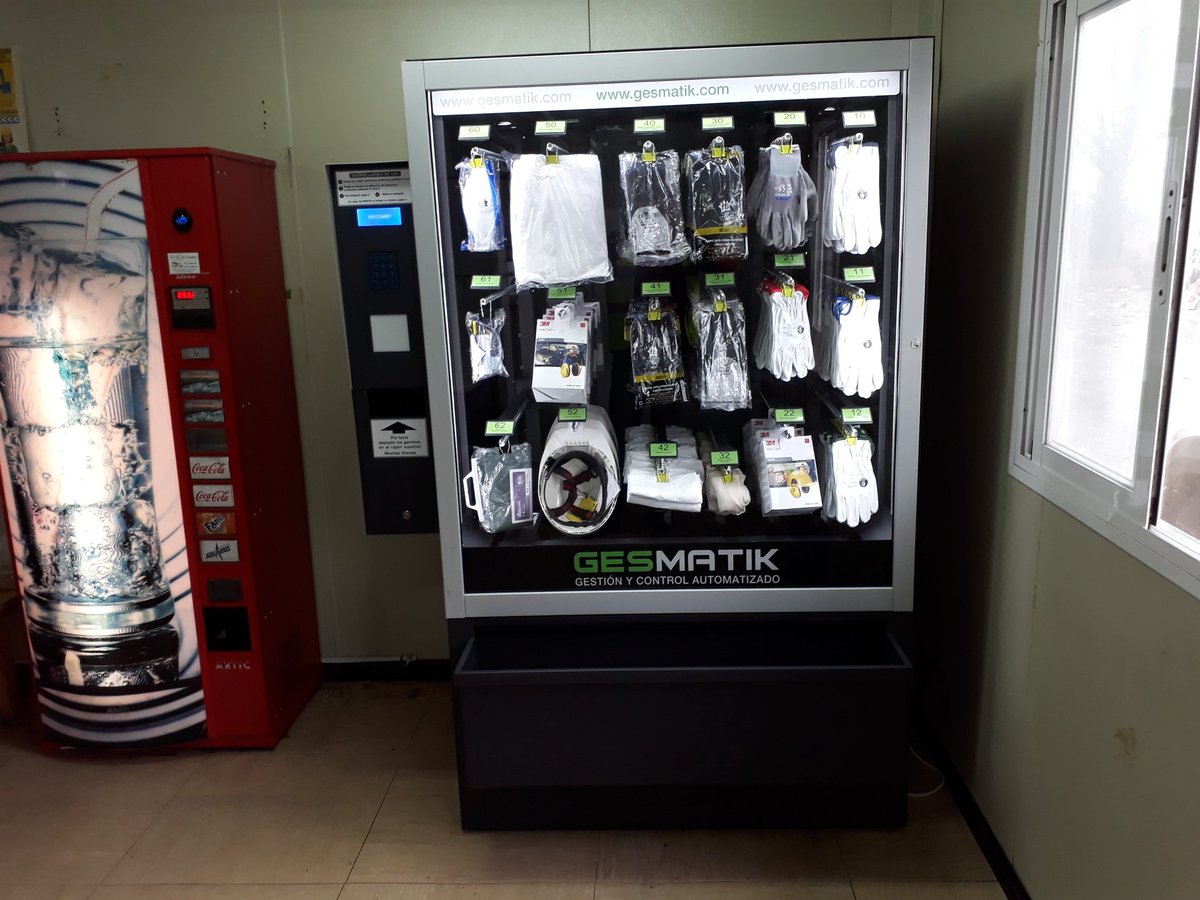 alberto_gdz's tweet photo. Nuestros equipos Gesmatik son capaces de suministrar hasta cascos. Nada se escapa al control. Instalación realizada en planta de reciclaje de residuos en Barcelona. https://t.co/HnEjBxR9qf
