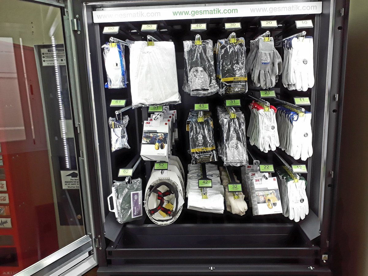 alberto_gdz's tweet photo. Nuestros equipos Gesmatik son capaces de suministrar hasta cascos. Nada se escapa al control. Instalación realizada en planta de reciclaje de residuos en Barcelona. https://t.co/HnEjBxR9qf