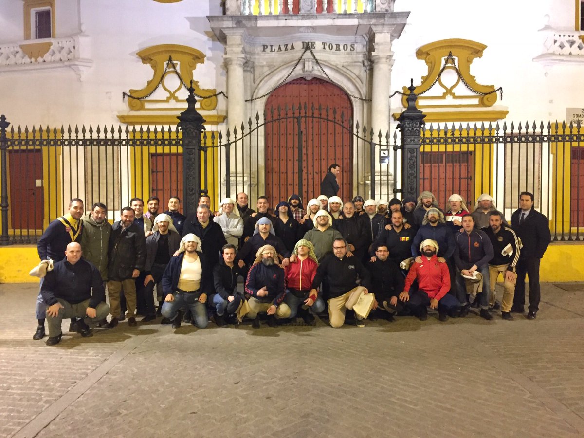 hdadsoledad's tweet photo. Un año más, en la noche de ayer, comenzaron los ensayos de la cuadrilla de costaleros de Nuestra Señora de la Soledad. https://t.co/Hz9ISISquB
