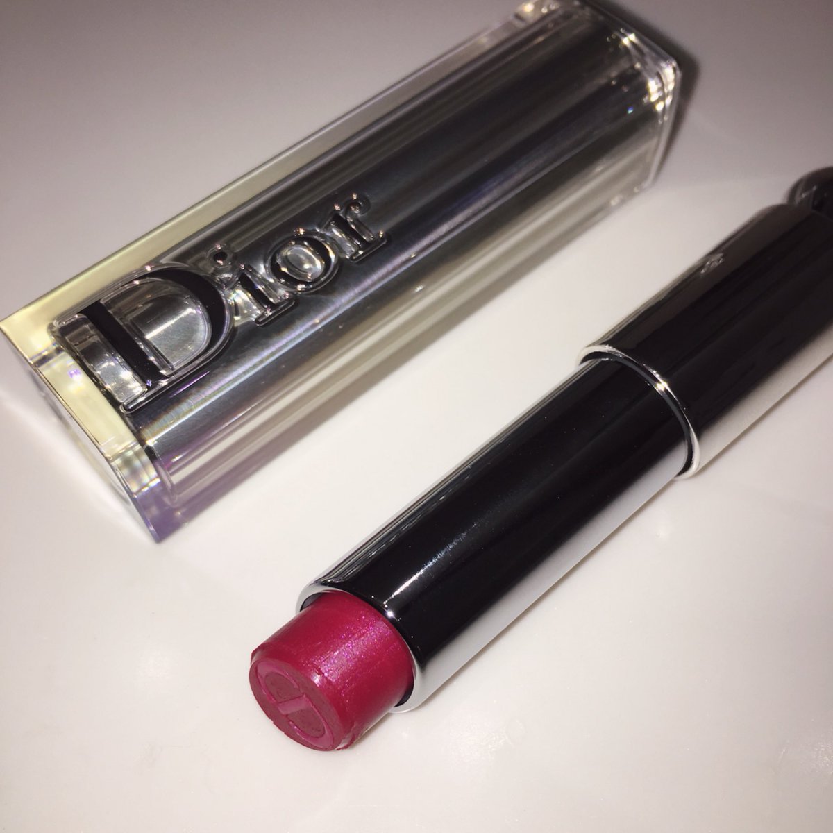 うぃにー No Twitter 自分にdiorをプレゼントしました ヌードエアーパウダー 001ホロピンク 限定 ピンクのハイライト フラッシュ有りの4枚目見て 青ラメ最高 アディクトリップスティック 976 Be Dior ブルベ冬大勝利リップ 色も名前も好き リップグロウ