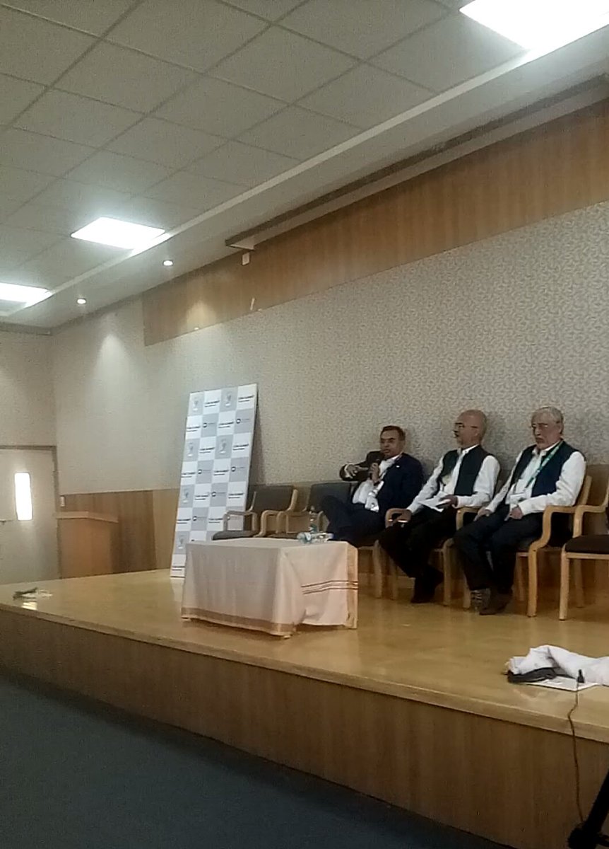dcseLEAD's tweet photo. "Keep thinking, come up with new things and do new things," said our speaker Mr. Aravind Melligeri, CEO of @AequsPvtLtd
#YuvaSummit18 #Hubballi #dfindia #dflead #dfsandbox https://t.co/RSxy2d424E