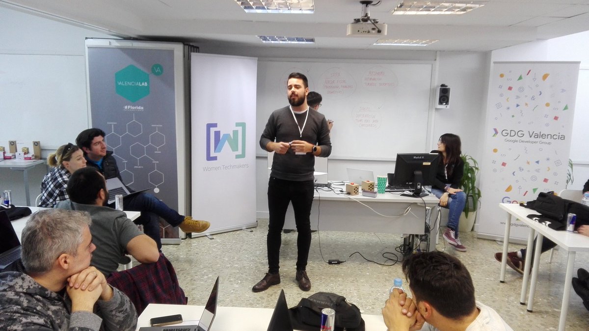 silviabagnale's tweet image. David, una idea recién pensada escuchando a @esebastian. ¿Quién se juntará a su propuesta? #HackathonThings