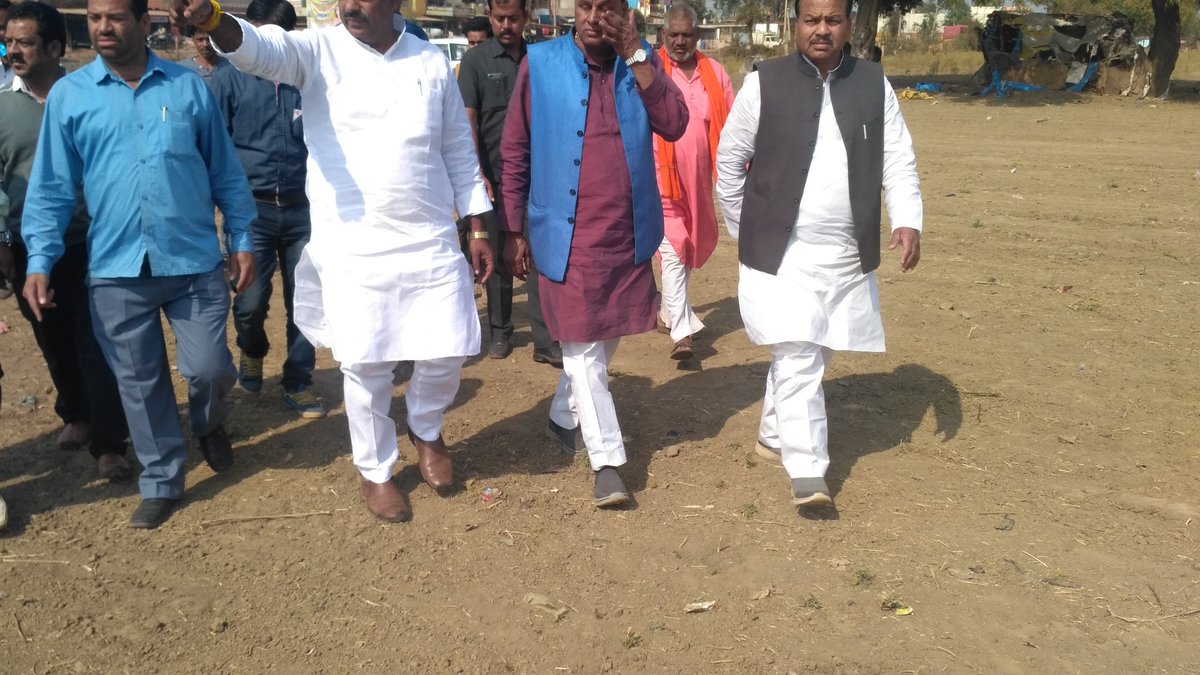 OPKHATIK's tweet photo. #KolarasVijayBjp

5 फ़रवरी को मुख्यमंत्री श्री @ChouhanShivraj कोलारस नगर में सभा को सम्बोधित करेंगे । साथ ही वरिष्ठ भाजपा नेता विधायक मा. श्री Rameshwar4111 जी के साथ स्थल निरीक्षण कर निर्देश दिए .

@SuhasBhagatBJP @atul4bjp @NandKumarSinghC @ChouhanShivraj @KolarasVijayBJP https://t.co/Gfk6U0DuwJ