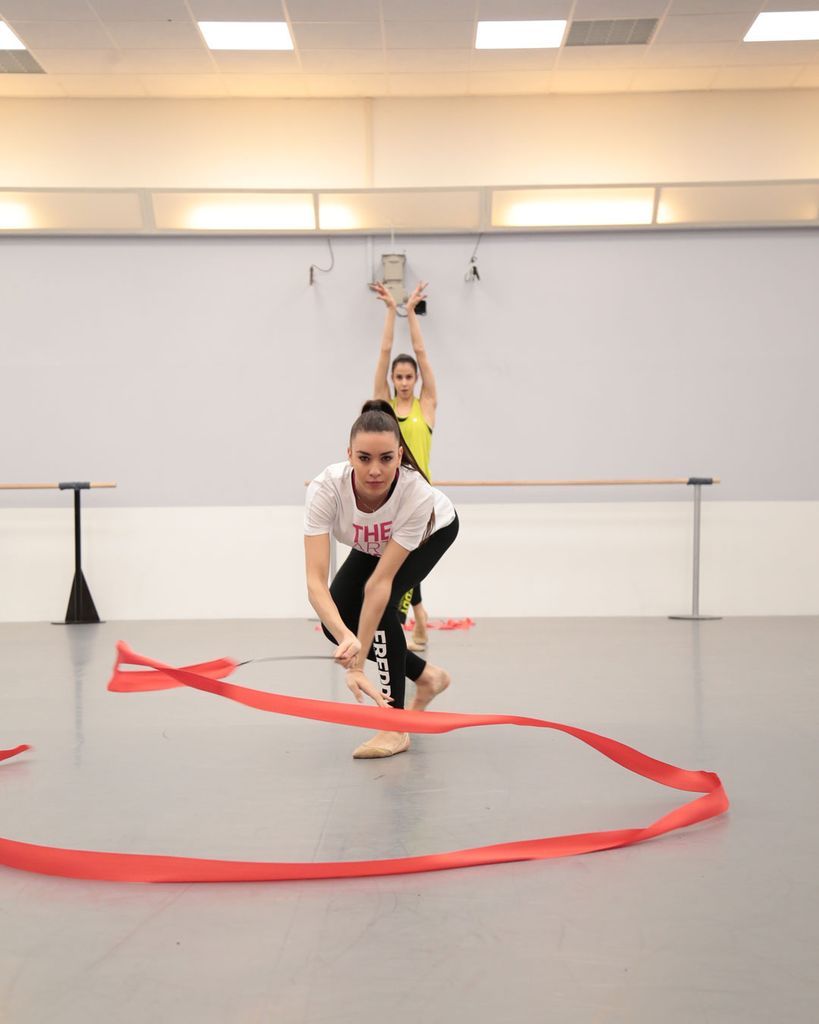 Dallo sguardo deciso di <a href="/AlessiaMaurelli/">Alessia Maurelli</a>, capitano della squadra nazionale di Ginnastica Ritmica, si capisce che manca veramente poco, ormai è quasi tutto pronto e il grande momento sta per arrivare ✨

#FarfalleFreddy #amici17 #freddy #theartofmovement