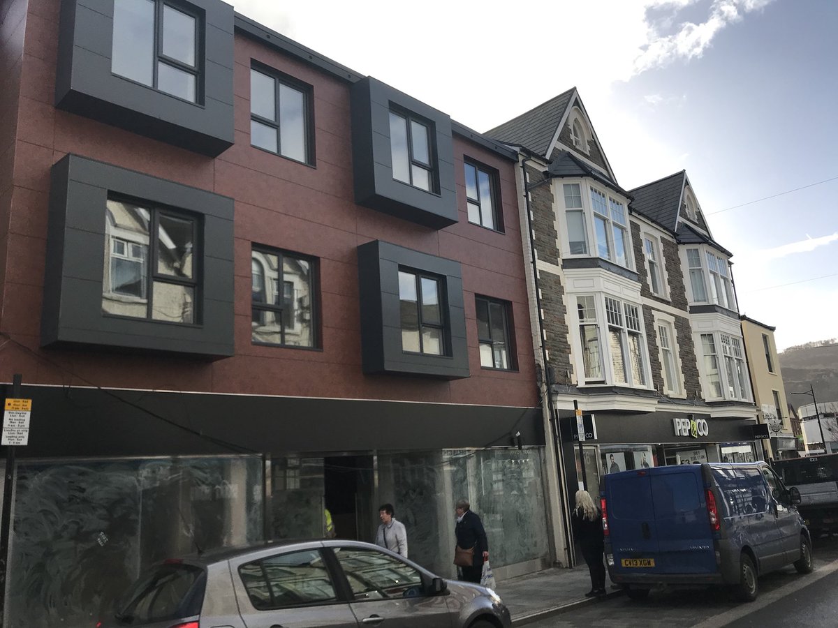 edsinvests's tweet image. Great to se the street scene changing at Pontypridd Town centre before and after