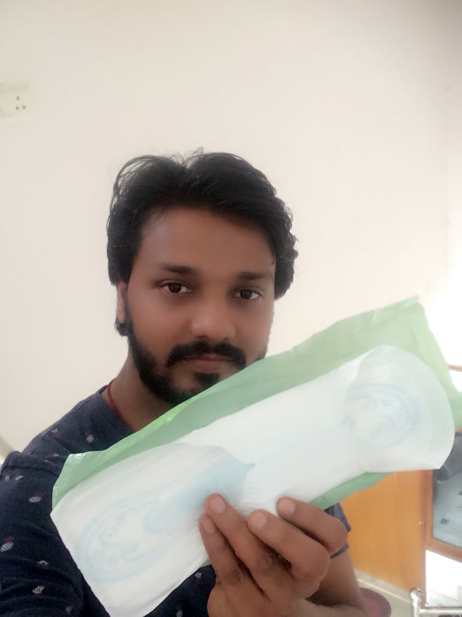 kumarujjwal12's tweet image. #PadManChallenge 
#padselfietoday
@akshaykumar 
@radhika_apte 
#PadManTalks