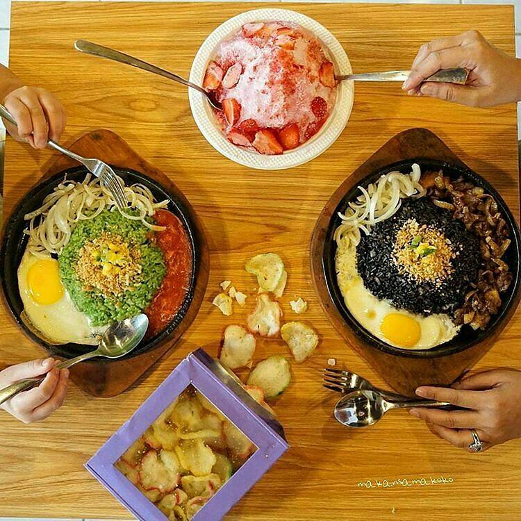 Ajak gebetanmu makan Nasgor Kekinian di <a href="/nasgorsomething/">Nasgor Something</a> yuk. Menunya bikin ngiler lhooo.