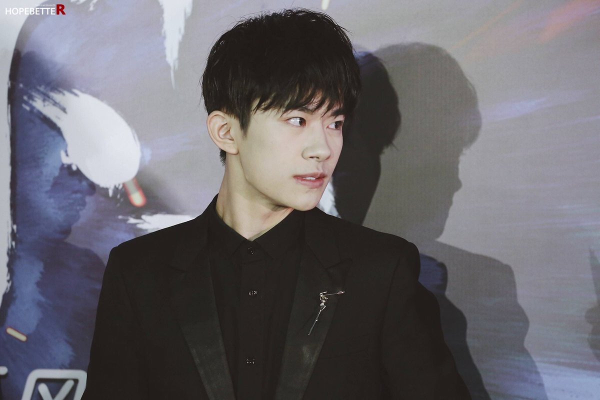 YeeFanclub's tweet photo. Hey boy, you look totally like a CEO. ❤️😘 #JacksonYee ‘s at yizhibo’s event.                                                    Credit: on pics and Coronet https://t.co/A8biLoPnfc