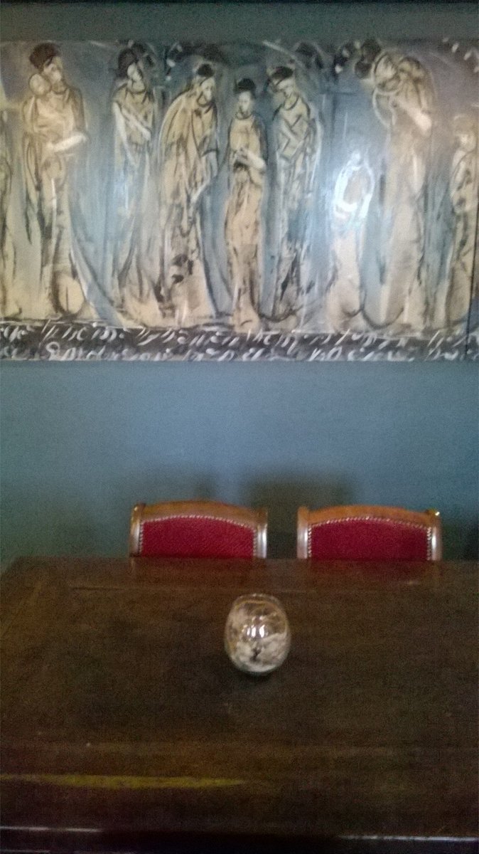 AgnanKROICHVILI's tweet photo. 10 ans déjà, réinstallation  #fresque après #rénovation #peinture  #salle #restaurant #potingourmand #hotel #hostellerie #artiste  #cluny  #exposition #abbaye #patrimoine #bourgogne  
#magnifiquefrance #magnifiquebourgogne #art #roman #architecture @ClunyTourisme #clunytourisme https://t.co/ZGH2pEdbbd