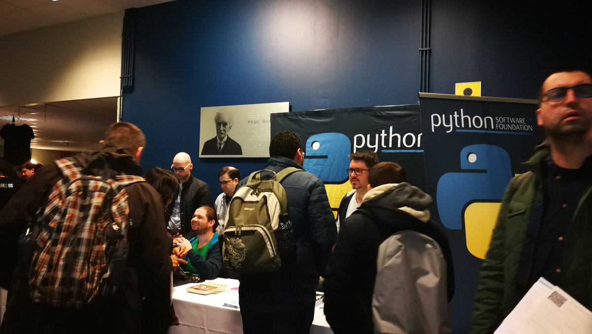 SorayaMuoz's tweet image. At #Fosdem2018 with @LeticiaTierra #PythonPower