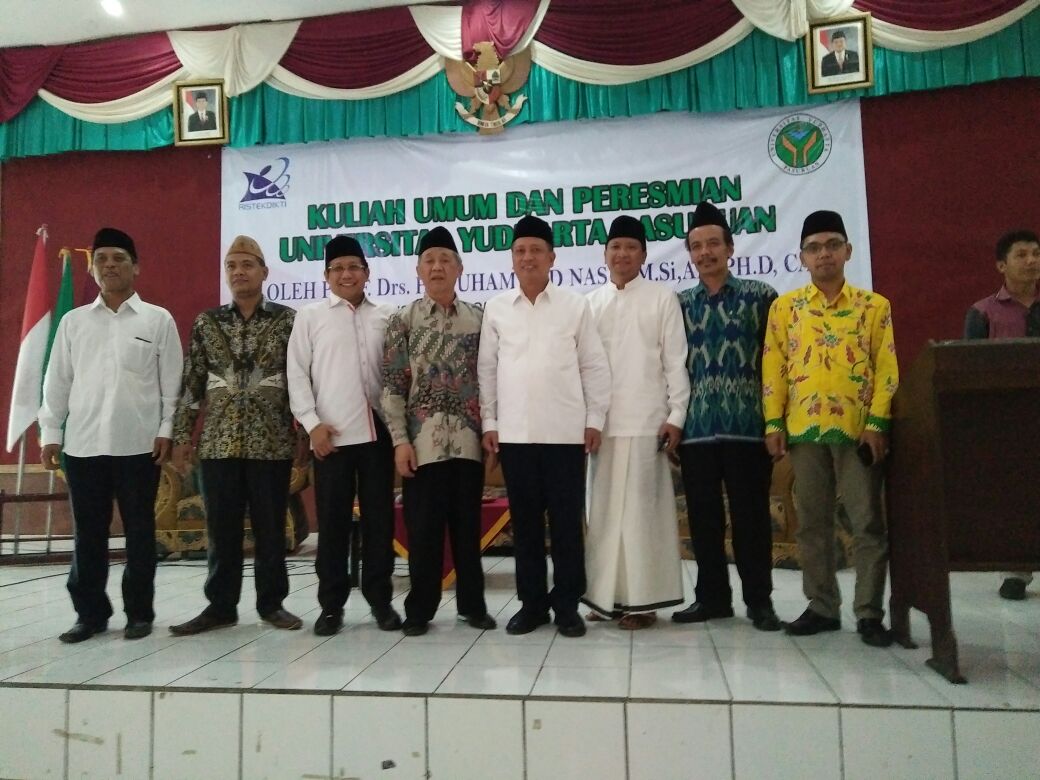 achysf_dikdas's tweet photo. Prof. Drs. H. Muhammad Nadir, Menteri Ristek Dikti  dalam acara peresmian Universitas Yudharta Pasuruan. Sabtu, 03 Februari 2018. https://t.co/JNy9gMxfjv