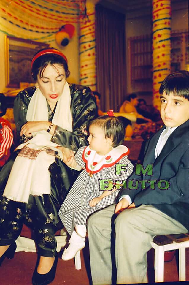 bashirnichari1's tweet photo. Happy Birthday to you BiBi @AseefaBZ many many Happy🎂🎈🎉 returns of the day May Allah bless you.
#HappyBirthDayAseefaBZ 🎉🎂🎈
@BBhuttoZardari 
@BakhtawarBZ 
@AseefaBZ https://t.co/t5YGpsSx9z