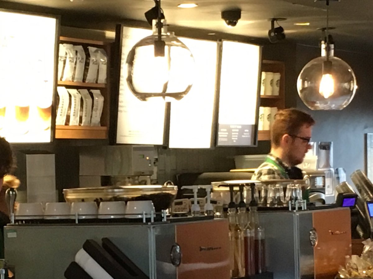 Brilliant new(ish) Starbucks bear Oxford (A34). <a href="/SBUXWeston/">SBUXWestonOnTheGreen</a>