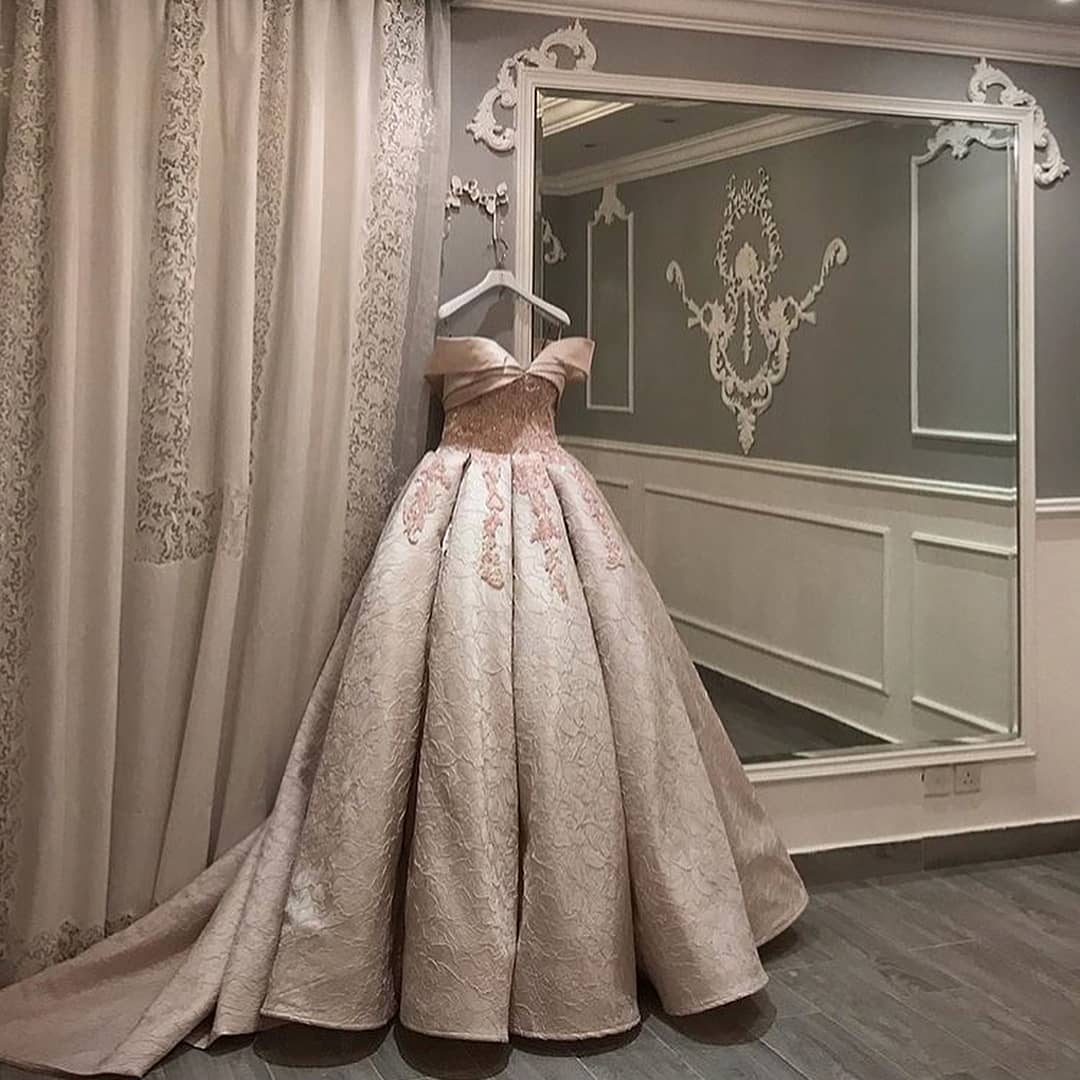 Onthacom's tweet photo. فخم ما شاء الله من زمان عن هالموديلات 💕💕، شرايكم؟
#bride #wedding #Kuwait #Qatar #UAE #dubai #Oman #KSA #dresses #beauty #hairstyle #event #celebrate #fashion #brideshower #bridemaids #hairdresser #makeup
#عروس #مكياج #زواج #كوش #تسريحات #عرس #أزياء #ورود https://t.co/tDYP6verg5