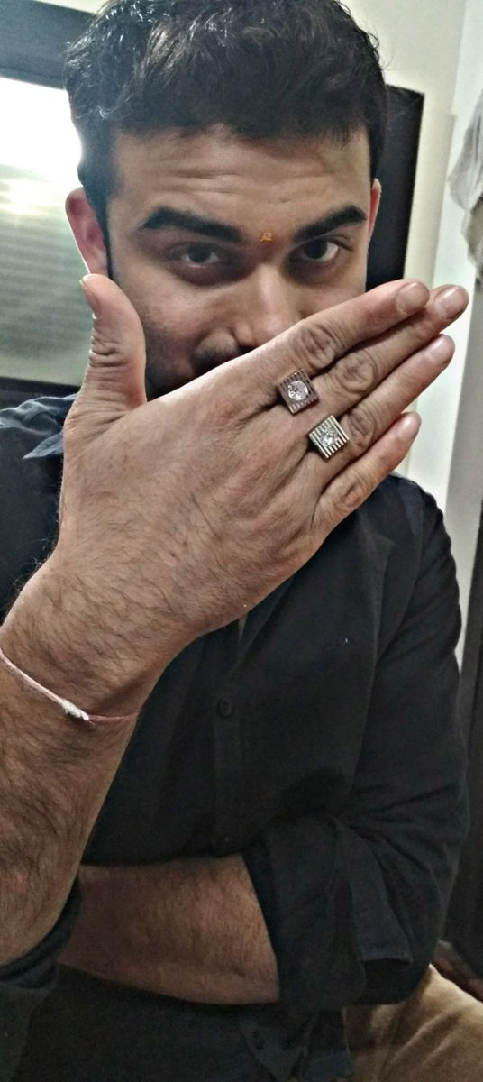 Rain_Man25's tweet photo. @HiHonorIndia @SoncK4sat @Tinku_Piya @pintu_jain007 @Tony5Ja @vishnur708 @virenraj93 @RatneshM2
People Around Me "Grew Up" But I "Grey Up" 😍
#GreyItUp #BeyondBeauty #MaxYourBeauty #Honor9Lite https://t.co/KSYNF5t1YS