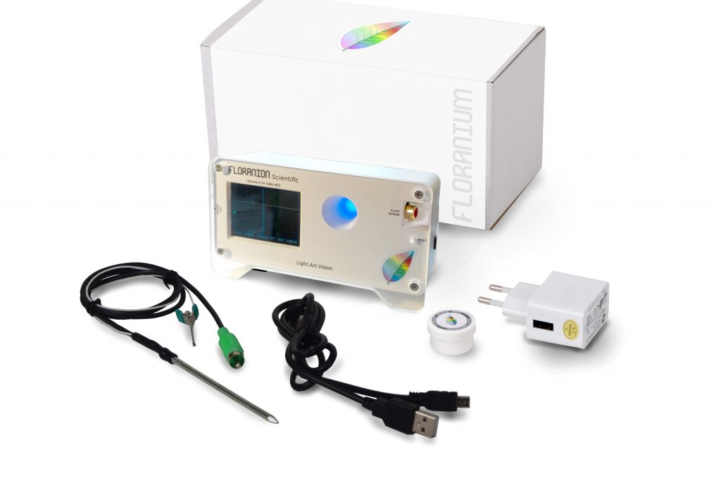 FLORANIUM's tweet photo. The new Floranion Scientific. Discover the secret life of plants! 2.2" TFT 320x240, SD Card Datalogger and USB Interface. https://t.co/yPNInHawf3 https://t.co/DTtFsJvmh2