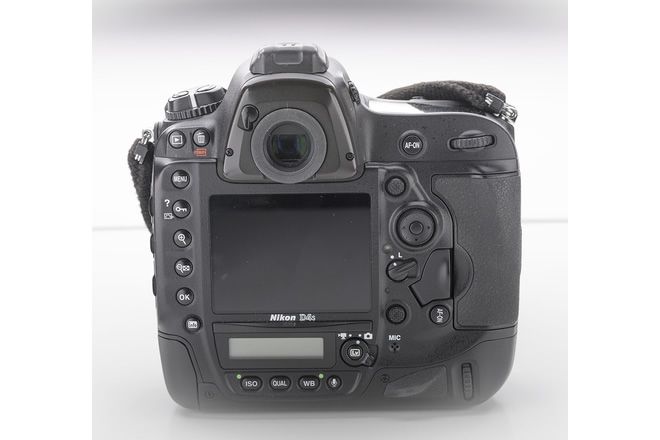 Photographe loue Nikon D4S avec batterie + chargeur et carte Compact Flash 32 Go photographie.direct/fr/listings/52… #nikon #d4s <a href="/denismorel/">Denis Morel</a>