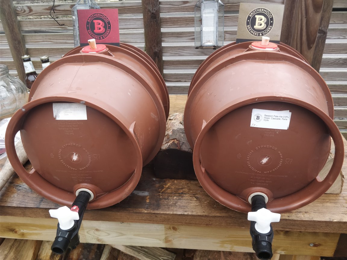snodgrass's tweet photo. @brotherhoodbrew tapped and spikes ready to go, thank you for the delivery. https://t.co/LVamFF2XOZ