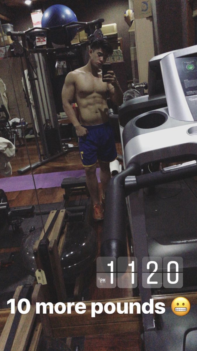 Chinito tapos ang rapsa ng katawan 👅