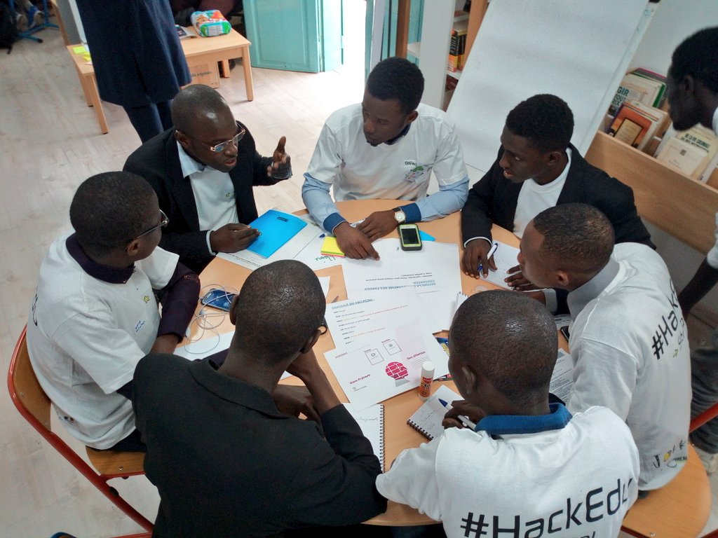azoubig's tweet photo. #HackEdu Première partie des ateliers : identifier la ou les problématiques liées à l'éducation ! 
#FundEducation 
#EducationsEnPartage
#FinancerLeducation
#kebetu https://t.co/u4cTLb4Bvk