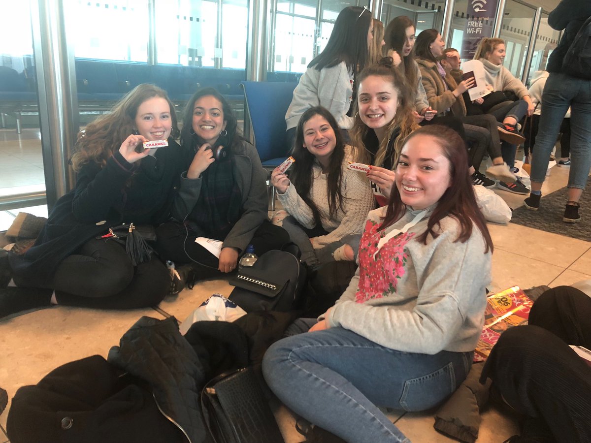 GeogSoc_RU's tweet photo. @DrHG GeogSoc is bringing the #enthusiasm to Prague ✈️🌎🌎🌎 https://t.co/QV9fepqy3R