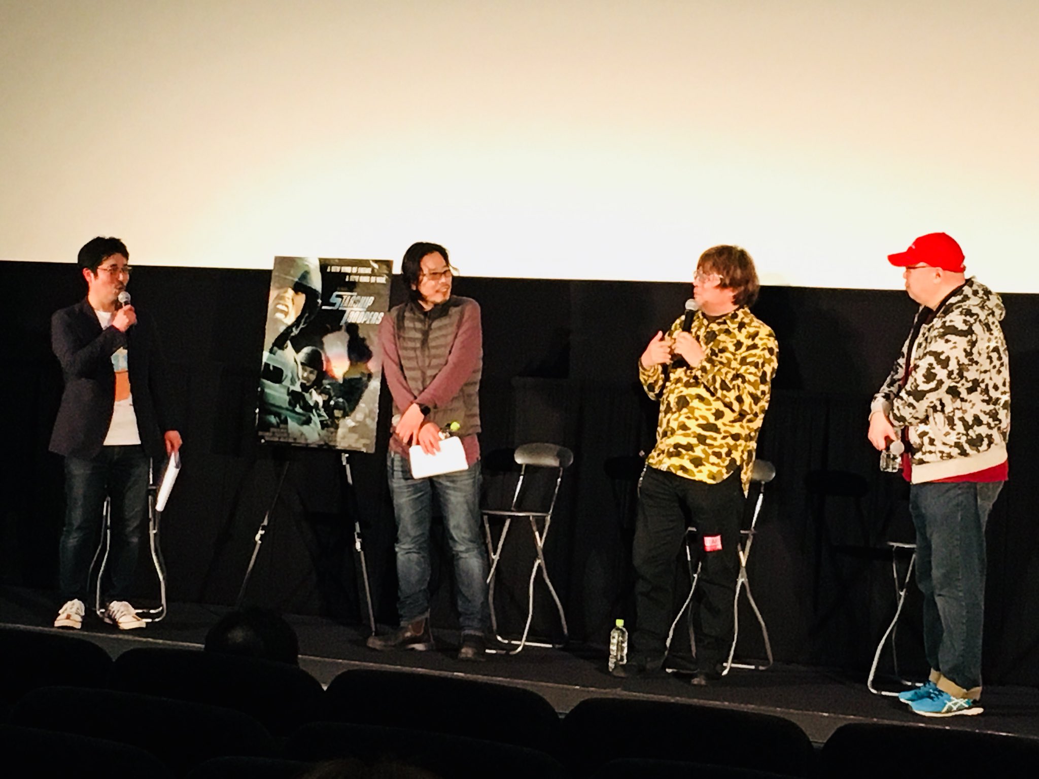 ロボ石丸 スターシップ トゥルーパーズ オールナイト上映のトークショー 松本監督 堺三保さん 麻宮騎亜さん そして司会の白石稔さん アニメ版 ナデシコ レギオンまで飛び出しぶっちぎりな内容でした まだまだお話聞きたかったですのう さて
