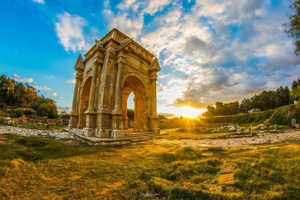 abduftahamr's tweet photo. مساء الخير جميعاً
IYI AKŞAMLAR
#leptis #magna #libya #photographic #iphone6s #lebda #leptismagna #pointcenter #لبده_الكبرى #canon70d #monuments #romain #arcs #arcos #vias #car #leptis_magna  #lybia  #arqueology #arquitectura #patrimoni #patrimonio #patrimoniocultural #roma #rome https://t.co/4AB6WeCJMP