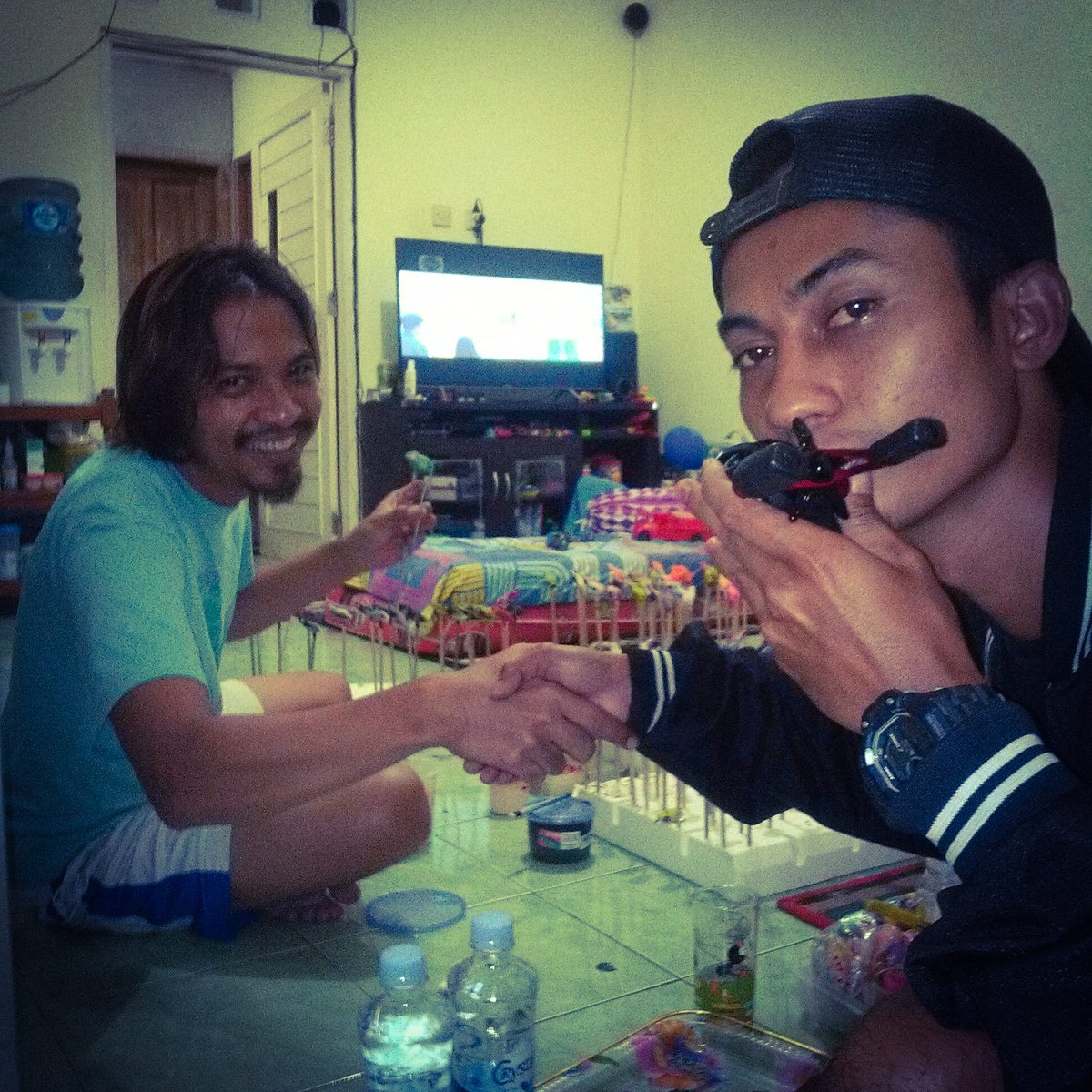 Pertama dan lanjutkan...juara.