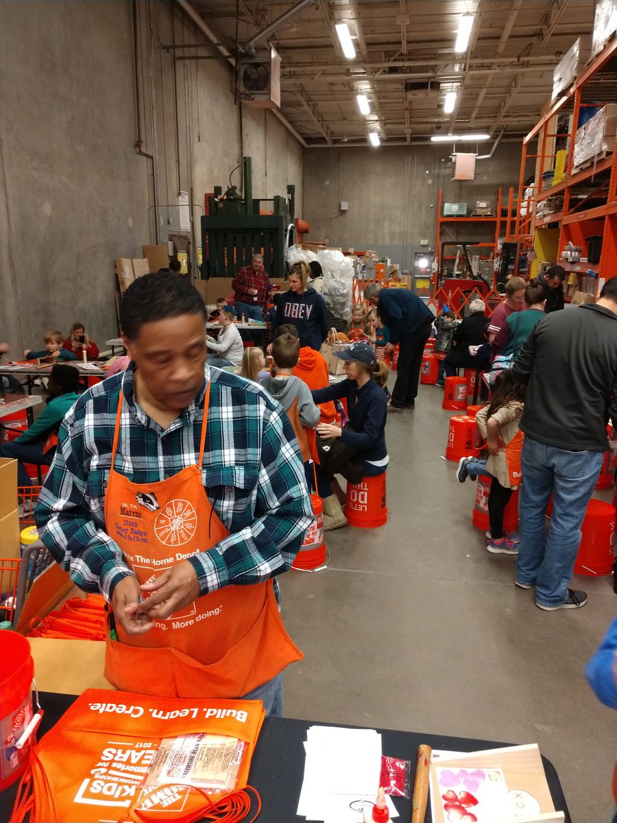 lightingjester's tweet photo. 6533 is 💝the bean bag toss! #swbrest #6533 #badgerup https://t.co/Ys8vRybCfe