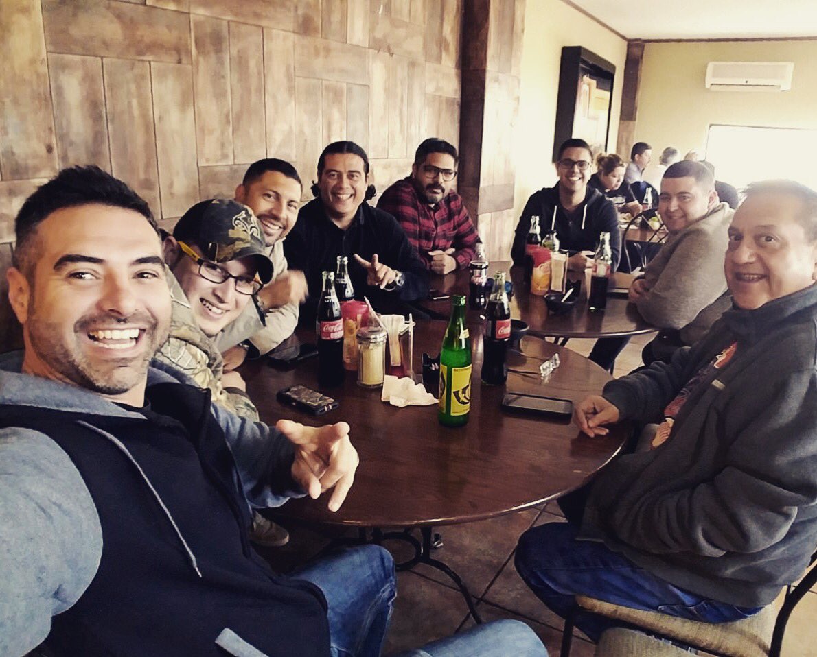 cashito27's tweet photo. Sábado de tacos. Toda una tradición. https://t.co/Gbdhh6xiPV