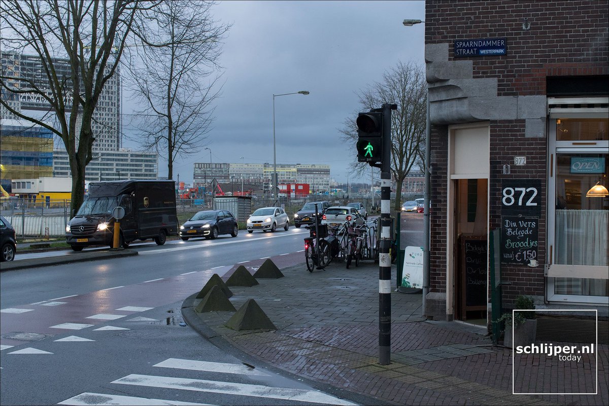 Thomas Schlijper on X: Harry Banninkstraat, Oosterdokskade 07.11.2020  10:57 #Amsterdam @mediamarkt_nl  / X