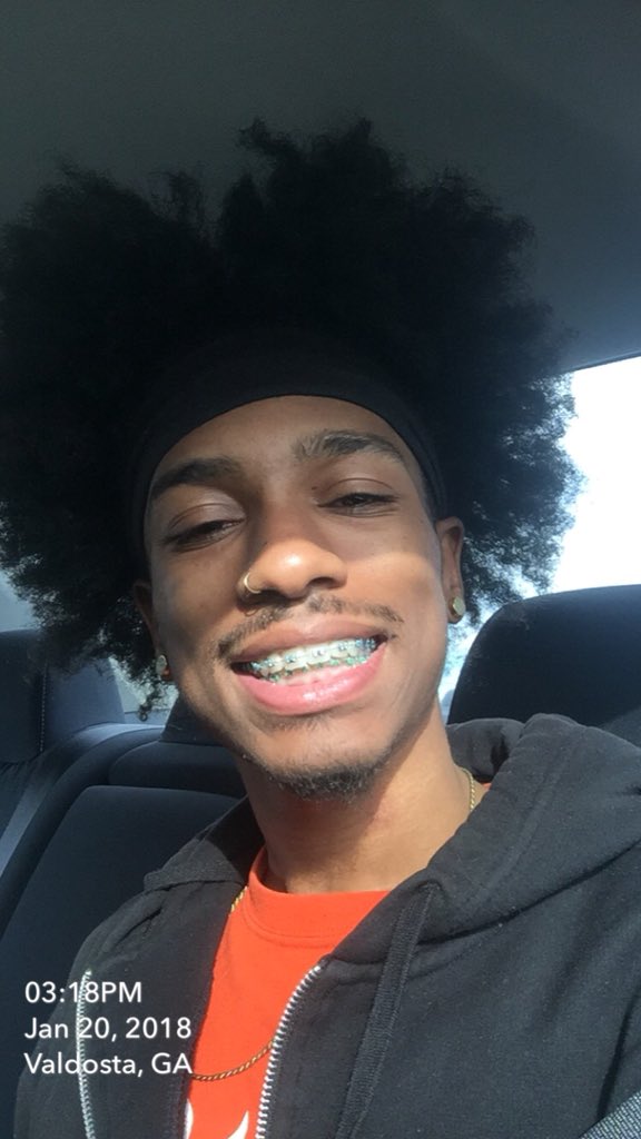 worldeth_xyz's tweet photo. I’m never on Twitter but i like to smile😁 so we gone give This a shot #BlackMenSmiling https://t.co/Xo6I0ufRMe