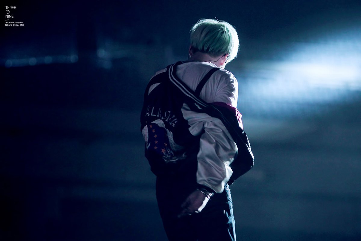recordsofsuga's tweet photo. Yoongi has a wide &amp; broad shoulders. They say there's no exit once you fall for Min Yoongi... 

YOONGI DAY 

#iHeartAwards #BestFanArmy #BTSARMY @BTS_twt https://t.co/oTbcODbBI2