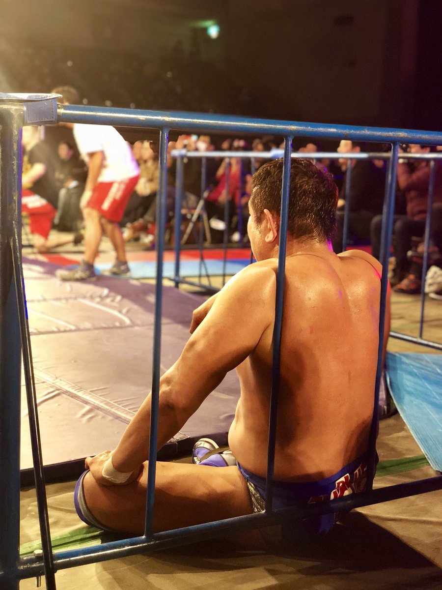 倉持明日香 در توییتر ブルージャスティス 闘う男の背中はかっこいい