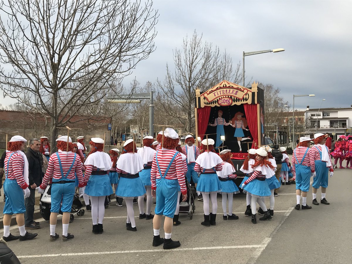 evirb's tweet photo. Arrenca el carnestoltes 2018 @ViladeSalt. #culturapopular https://t.co/Wwc5V7GisX