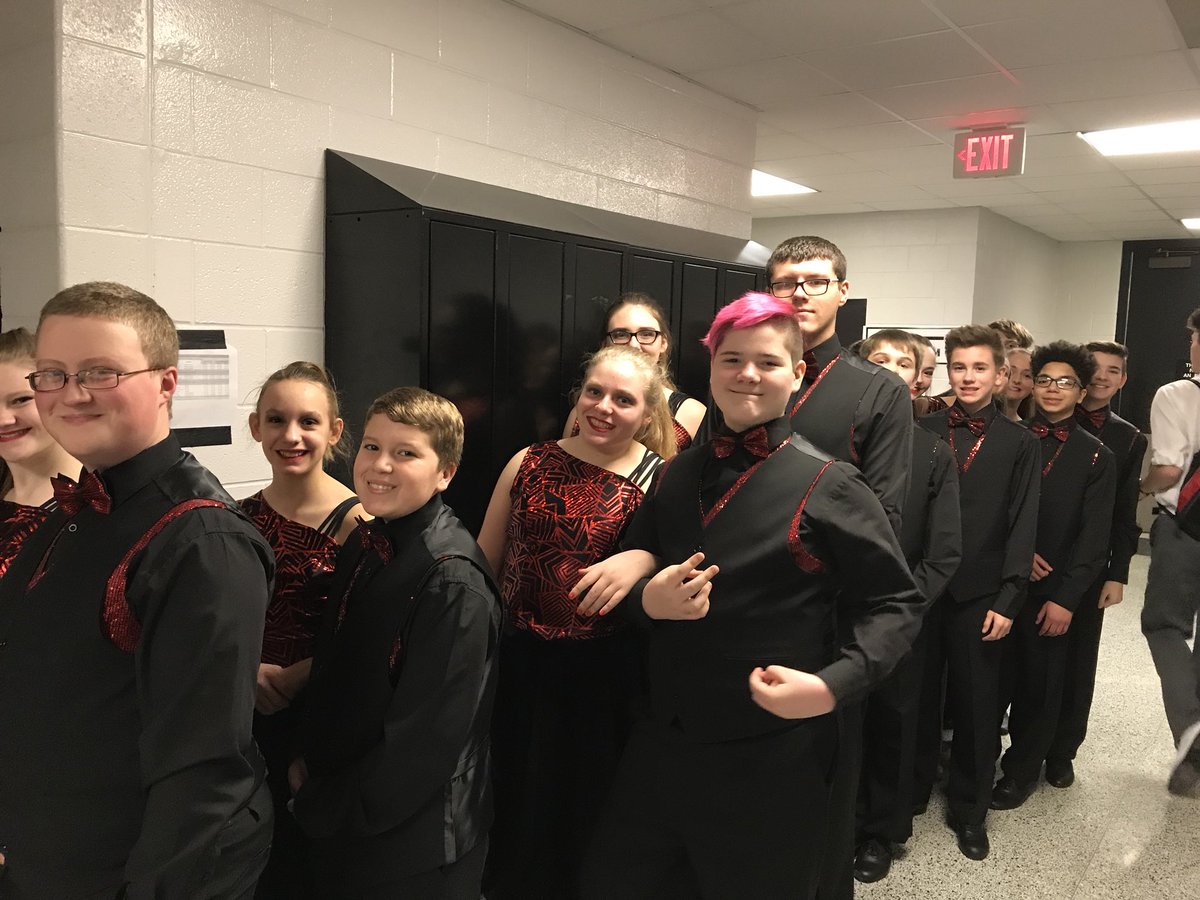 jiminmanjr's tweet photo. #GeneTheSoundMan2k18 #EHSCOC #ContestOfChampions #ShowChoir #Ellettsville #EdgewoodHS #JazzHands https://t.co/Pjw1Y8qmzU