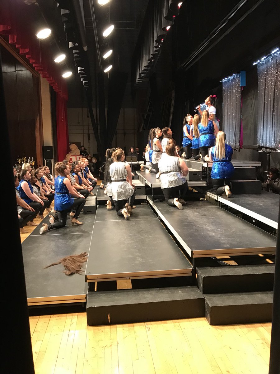 jiminmanjr's tweet photo. #GeneTheSoundMan2k18 #EHSCOC #ContestOfChampions #ShowChoir #Ellettsville #EdgewoodHS #JazzHands https://t.co/Pjw1Y8qmzU