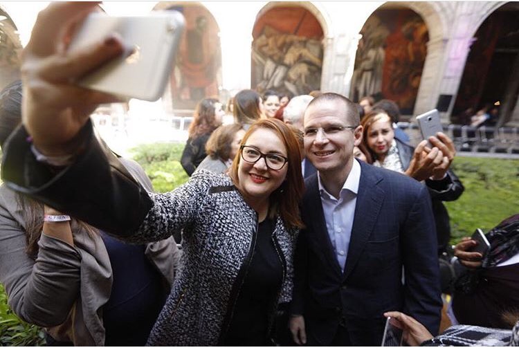 AnniaGomezNL's tweet photo. Hoy llega a Monterrey quien hará un #CambioInteligente para México @RicardoAnayaC 
Acompáñanos en Cintermex a las 3 y #CambiemosLaHistoria #NuevoLeónConAnaya https://t.co/iu8qDuXCfh