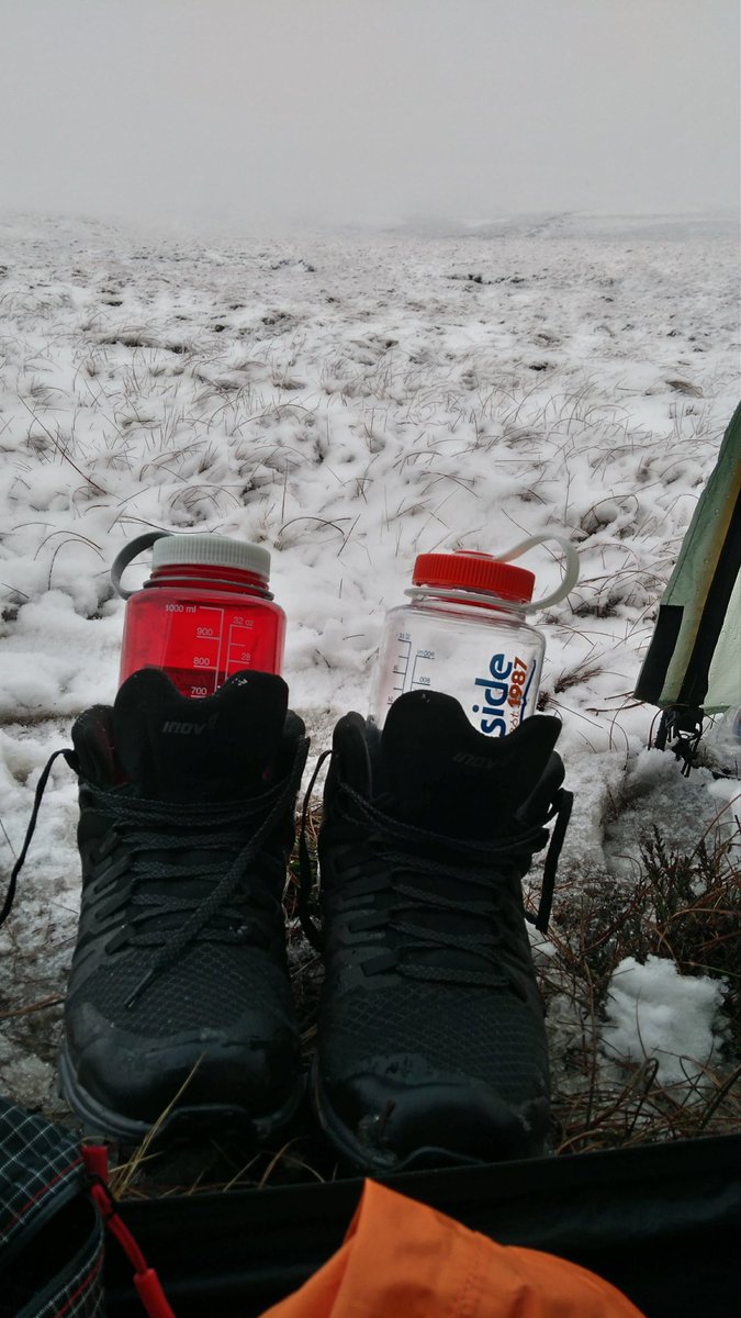 dribelad's tweet photo. Decided to hot foot it out of there this morning ๐ #bootwarmers https://t.co/jLscDSZlQy