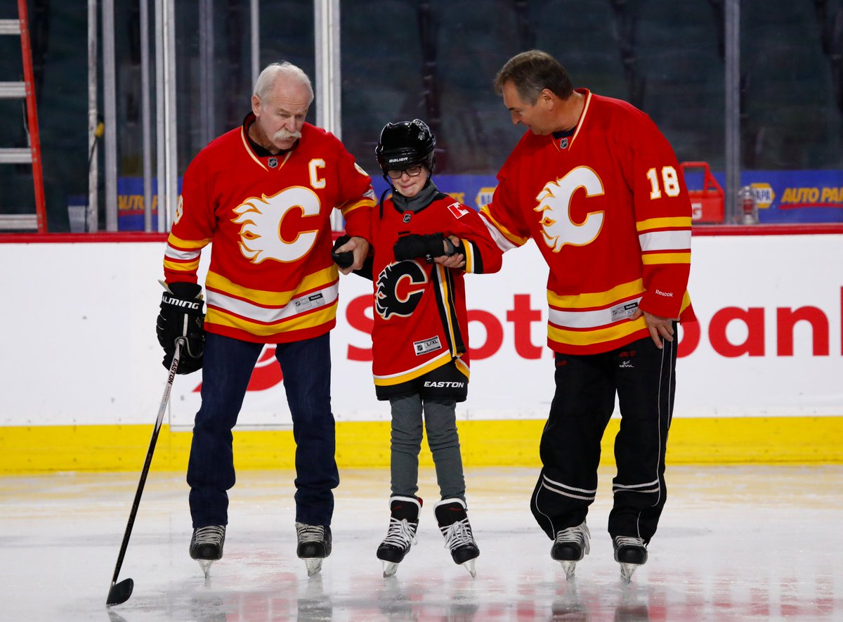 FlamesFdn's tweet photo. ICYMI: Last night, the @NHLFlames and #Flames Alumni had the incredible honour of teaching legally blind/visually impaired individuals how to skate while also learning to play Blind Hockey. 

We are proud to celebrate hockey’s diversity. #HockeyIsForEveryone

Photos: Jenn Pierce https://t.co/1cpFchqsyE