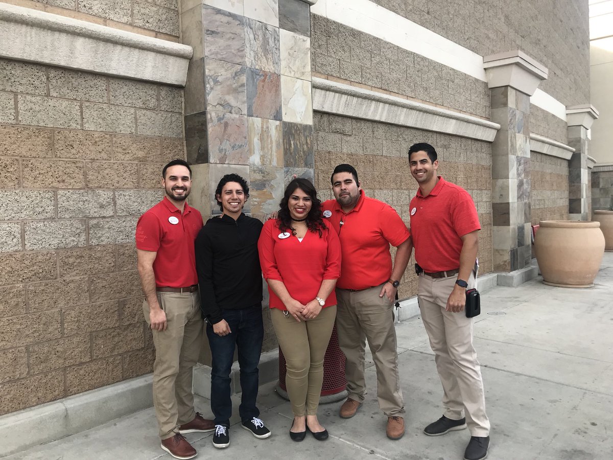 My last day at #T1805 was bittersweet, while I’m excited for new adventures, I will miss the amazing people I had the pleasure of working with. It is an amazing team and I couldn’t have asked for a better first role! #D250 #Target #WorkSomewhereYouLove