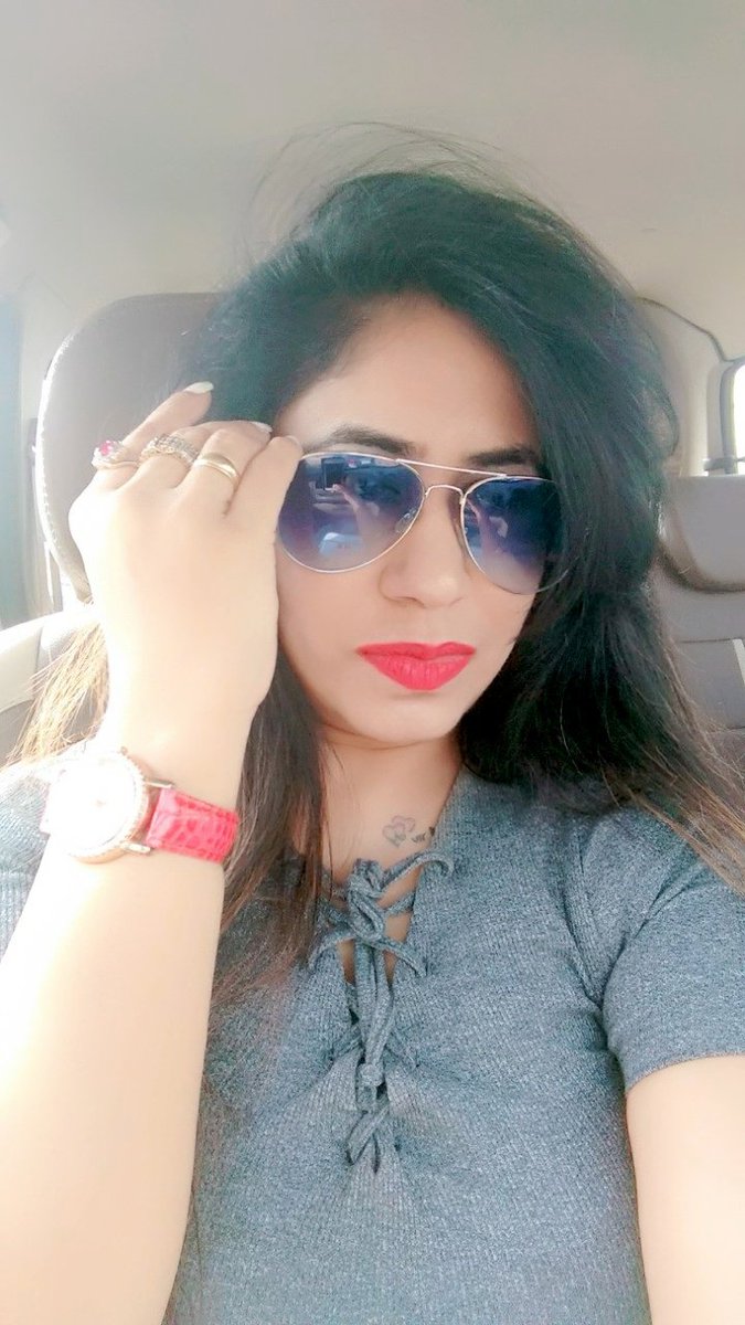 geetztandon's tweet photo. @HiHonorIndia Flaunting my love for Grey's...❤️❤️❤️
#GreyItUp #Honor9Lite #BeyondBeauty #MaxYourBeauty
Wt Ur lovv peeps share it @sahildingreja @GursimranNagi @sanketdhende @Raghu587143 @There_FunkyOne
@hetalrawat
@sanchitabhartiy
@blessedkamal
@PinkCityLover https://t.co/kEJMziOVkx